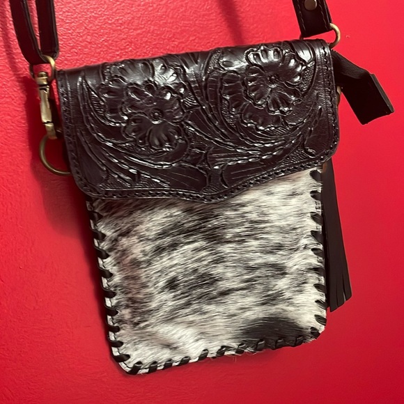 Cowhide crossbody bag - Picture 1 of 4